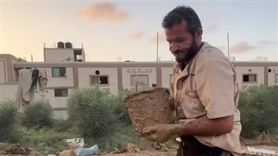 فلسطيني يوثق صناعة الفخار في غزة لمواكبة ظروف الحياة خلال الحرب