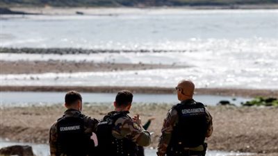 بينهم مصريون.. مصرع 8 أشخاص في انقلاب مركب خلال محاولتهم عبور المانش إلى بريطانيا