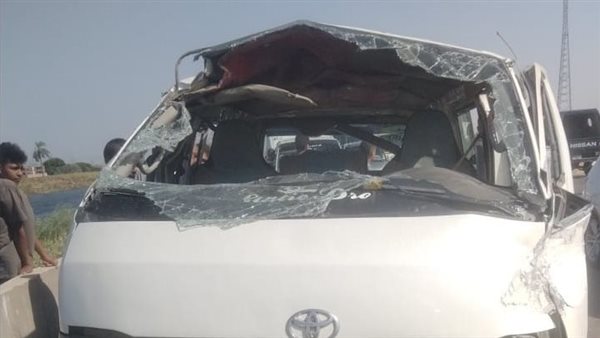 انقلاب سيارة ميكروباص