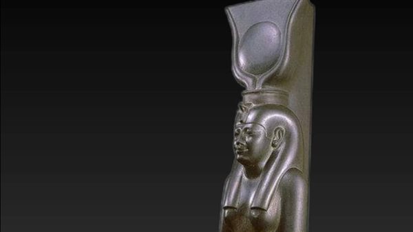 المعبودة إيزيس