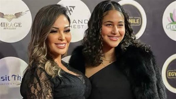 داليا البحيري وابنتها