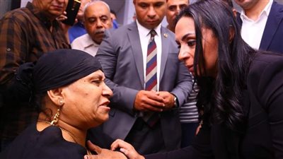 عزتني ووصيتها على أحفادي.. أم اليتامى تكشف تفاصيل حديثها مع قرينة الرئيس السيسي