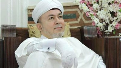 ليست خديجة وحدها.. القصة الكاملة لأزمة الشيخ صلاح الدين التيجاني وادعاءات وشكاوى التحرش