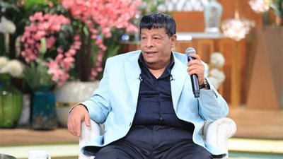 عبد الباسط حمودة يرثي أحمد عامر: أقسم بالله عمره ما شرب سيجارة.. وبيخلص شغله ويجري على البيت لعياله
