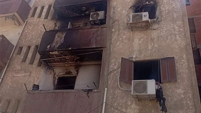 النار كلت العفش.. حريق يلتهم منزلا من 3 طوابق في الدقهلية