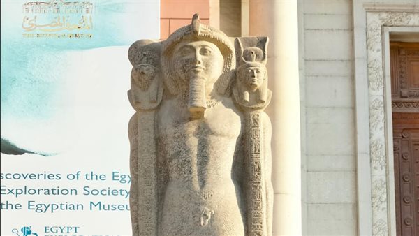  تمثال ضخم من الجرانيت