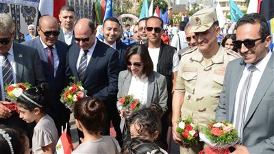 بتكلفة مليار و325 ألف جنيه.. محافظ البحيرة تفتتح مشروعات خدمية في العيد القومي| بث مباشر 