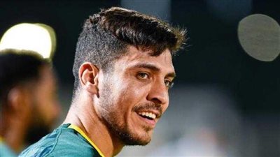 مصدر: محمد شريف لم يوقع لبيراميدز وهناك اهتمام من الزمالك.. ولكن رغبته العودة للأهلي