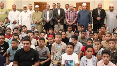 محافظ الجيزة يكرم 100 طفل لحفظهم القرآن الكريم من أبناء الواحات البحرية