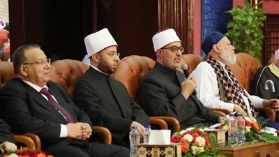 علي جمعة: الاحتفال بالمولد النبوي فرصة لتجديد الولاء للرسول