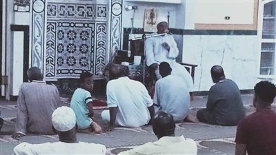 ضمن مبادرة بداية.. توافد العشرات لحضور مجالس الذكر بمساجد أسوان 