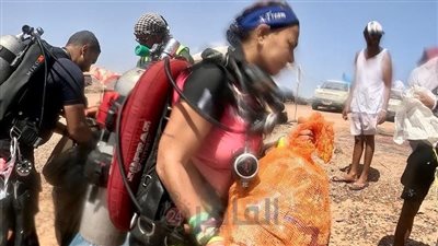 بمشاركة مصريين وأجانب.. حملة لنظافة شواطئ مدينة دهب| صور