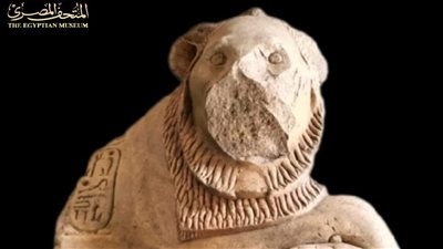 على كفه اسم الملك رمسيس.. المتحف المصري بالتحرير يلقي الضوء على تمثال الأسد الرابض 