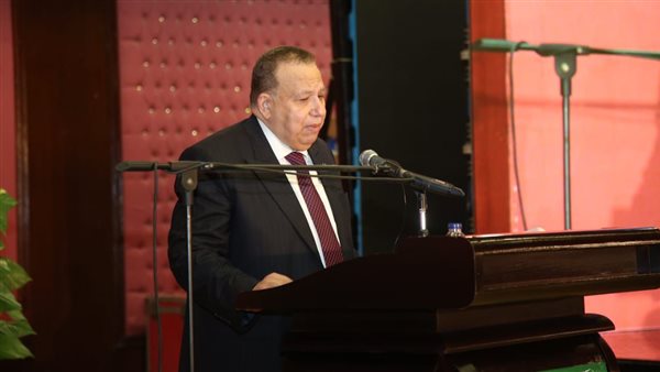 محمود الشريف نقيب