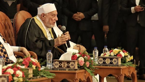 الدكتور أحمد عمر