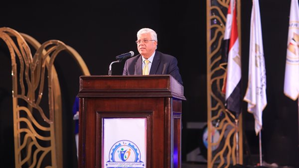 الدكتور أيمن عاشور