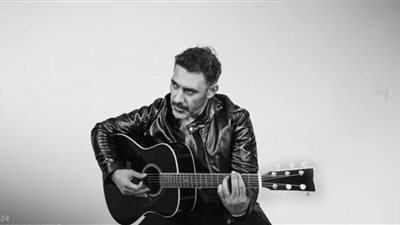 عمرو مصطفى يعلن تأجيل طرح أغنيته الجديدة.. ما السبب؟