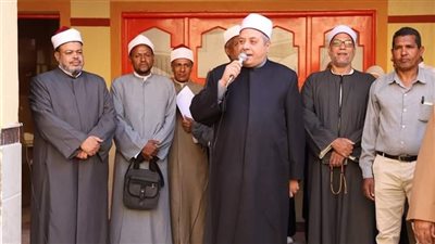 رئيس المعاهد الأزهرية خلال متابعة أول أيام العام الدراسي: بناء الأوطان يكون ببناء الإنسان