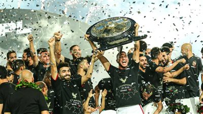 الظهور الأول للدرع الجديد.. الأهلي يتوج بالدوري في احتفالية جماهيرية باستاد القاهرة الليلة