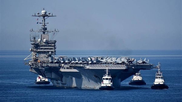 حاملة طائرات أمريكية