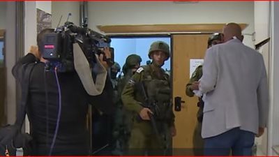 قوات الاحتلال الإسرائيلي تقتحم مدينة رام الله وتغلق مكاتب قناة الجزيرة