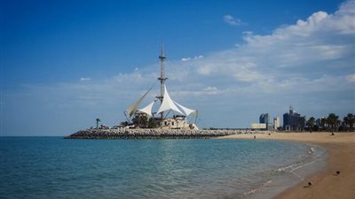 حالة الطقس في الكويت اليوم الجمعة.. الموج يعلو وشعور بالحرارة