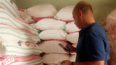 التموين تضبط 18 طن سلع ومواد بترولية مجهولة المصدر بالشرقية | صور