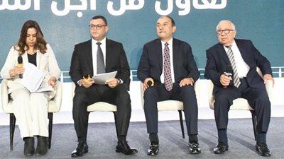وزير الإسكان: مشروعات التنمية وحياة كريمة أهلت شركات المقاولات والمكاتب الاستشارية للعمل بالخارج