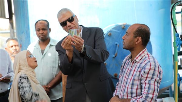 محافظ أسوان