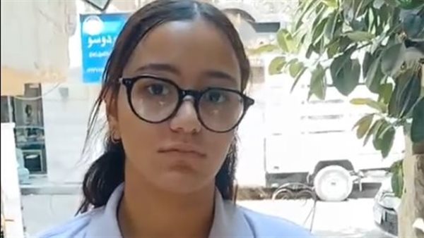 الطالبة بمدرسة دار