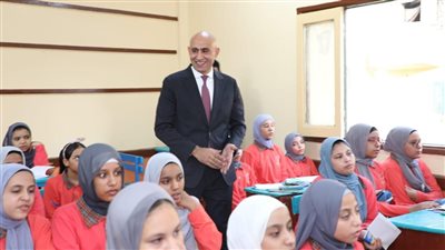 وزير التعليم يجري جولة تفقدية بعدد من المدارس بالقاهرة