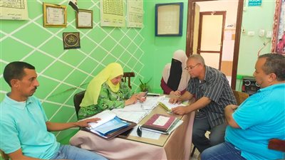 وكيلة تعليم الفيوم تزور عددا من مدارس إطسا.. وتشدد على الالتزام بالكثافات المقررة 