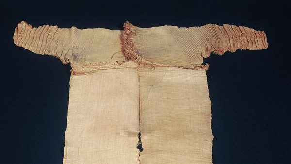 رداء لسيدة ذو طيات