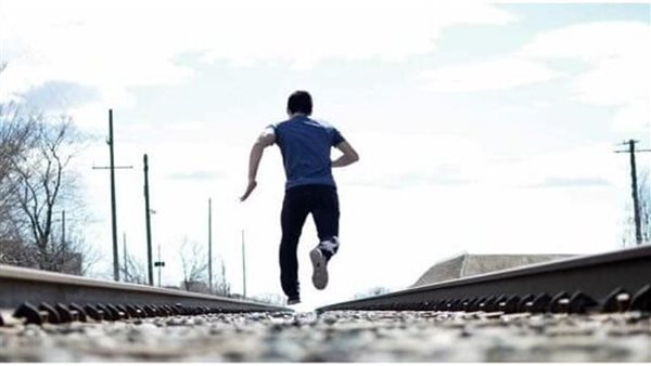 تفسير حلم شخص يلاحقني