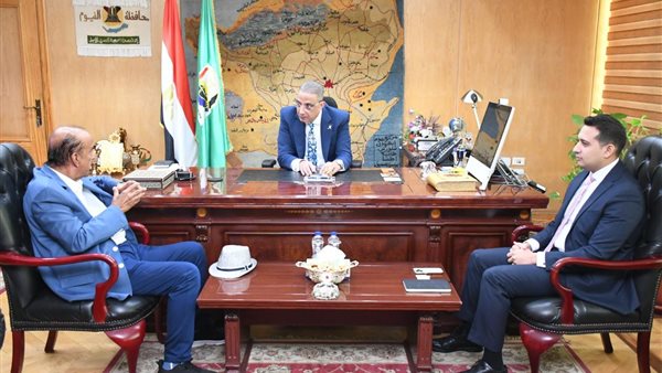 محافظ الفيوم يلتقي