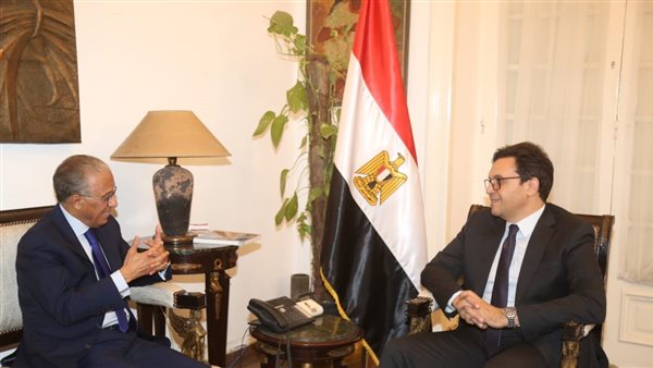 وزير الثقافة وسفير