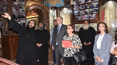 رئيس وفد الاتحاد الأوروبي يزور الأديرة والمعالم السياحية بوادي النطرون