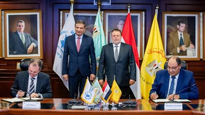 محافظ البنك المركزي: ندعم التعاون بين جميع الجهات المحلية والدولية لتمكين جميع فئات المجتمع اقتصاديًا