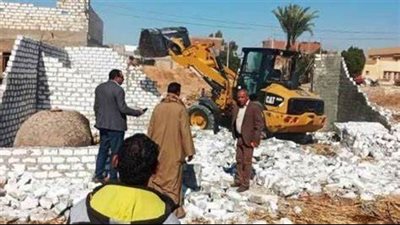 تفاصيل الاعتداء على رئيس مركز أبو النمرس بسلاح أبيض لتنفيذه قرار إزالة بأرض زراعية | بث مباشر