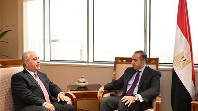 تحديات صناعة الصحافة واستثمار أصول المؤسسات.. تفاصيل لقاء وزير الشئون النيابية ورئيس الوطنية للصحافة