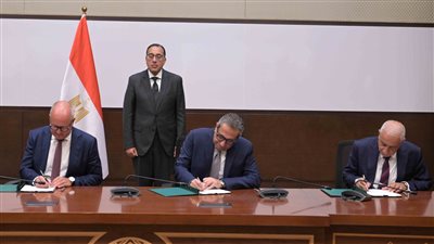 رئيس الوزراء يشهد مراسم توقيع عقد تأسيس شركة مياه العاصمة الإدارية