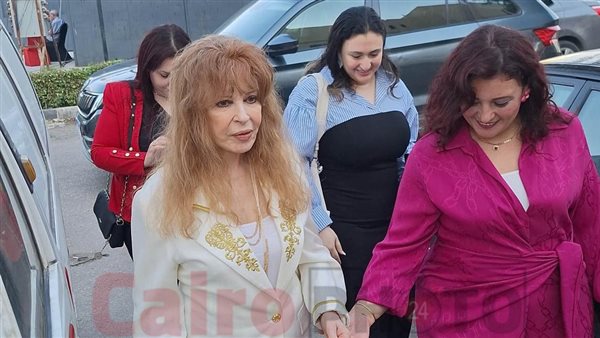 الفنانة نيللي 