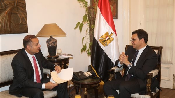 وزير الثقافة وسفير