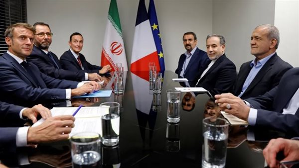 ماكرون يلتقي نظيره