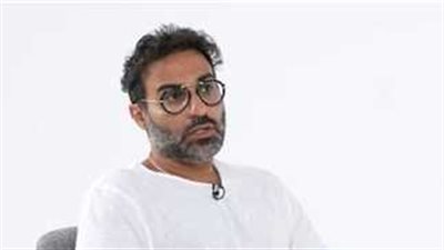 أحمد فهمي: أكرم حسني شخص كريم جدًا.. وأنا كنت متنمر في المدرسة