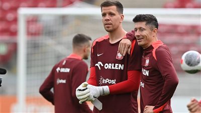 في مكالمة مع ليفاندوفسكي.. شرط واحد لـ تشيزني للتوقيع مع برشلونة 