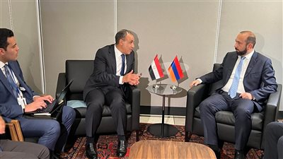  لبحث تعزيز التعاون المشترك.. وزير الخارجية والهجرة يعقد لقاءً مع نظيره الأرميني