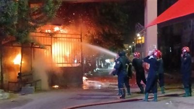 نشوب حريق في كشك أمام مشرحة مستشفى طنطا الجامعي|صور 