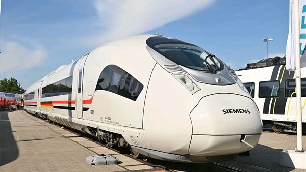 القطار الكهربائي