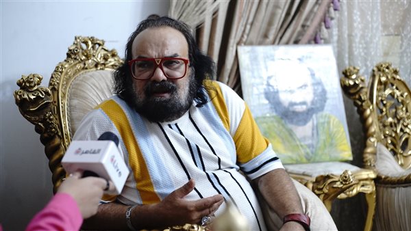 أبو الليف خلال لقائه